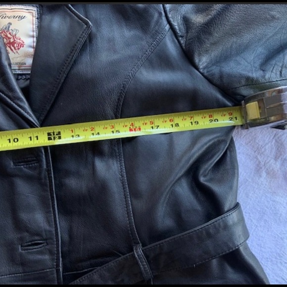 Giverny 100% Leather Insulated Coat with Belt, Black, Large - Picture 7 of 8